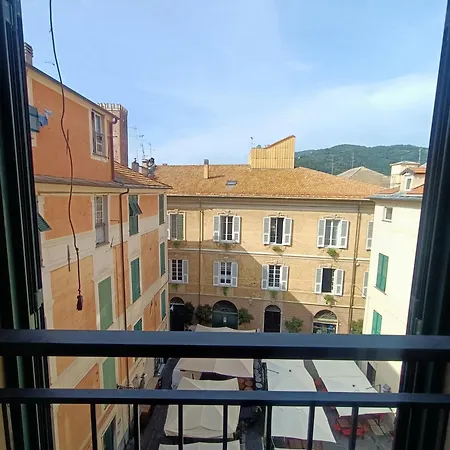 Delle Erbe - The Nightlife Apartman *